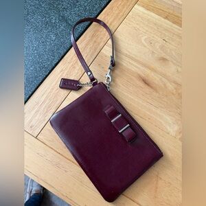 Coach Darcy Patent Bow Small Wristlet in Sherry burgundy